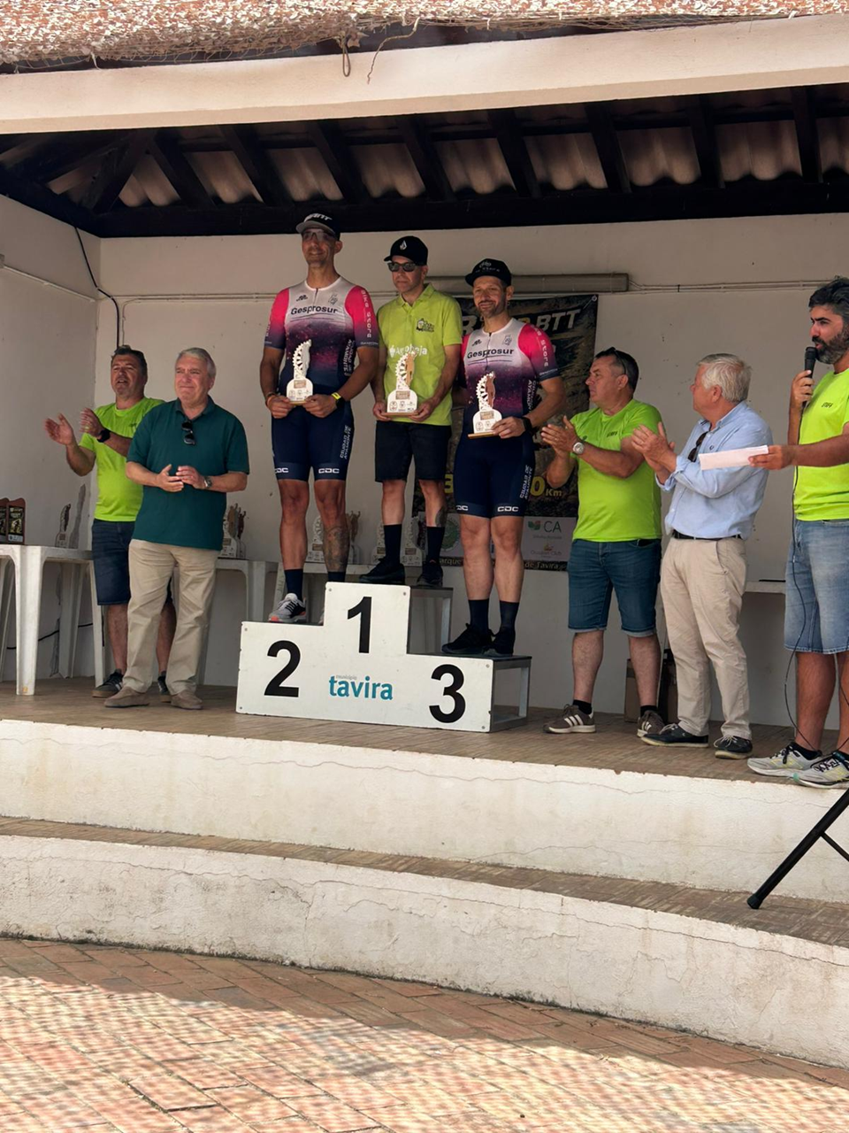 podium_miro.png